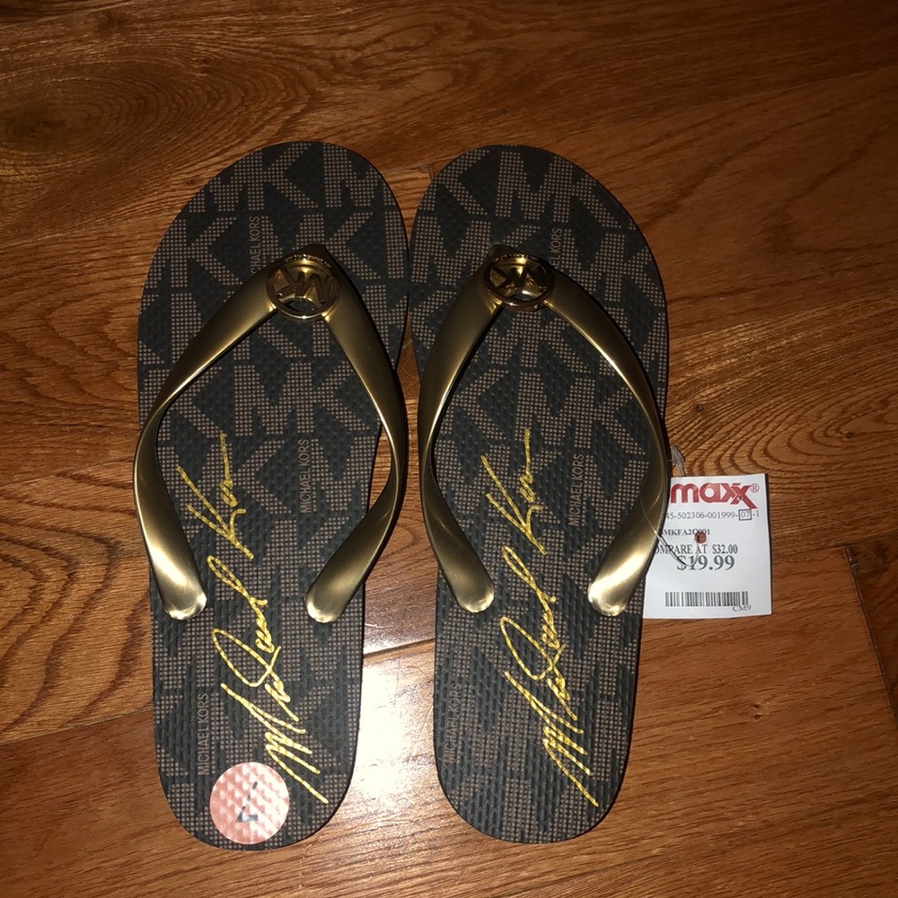 Micheal kors flip flops